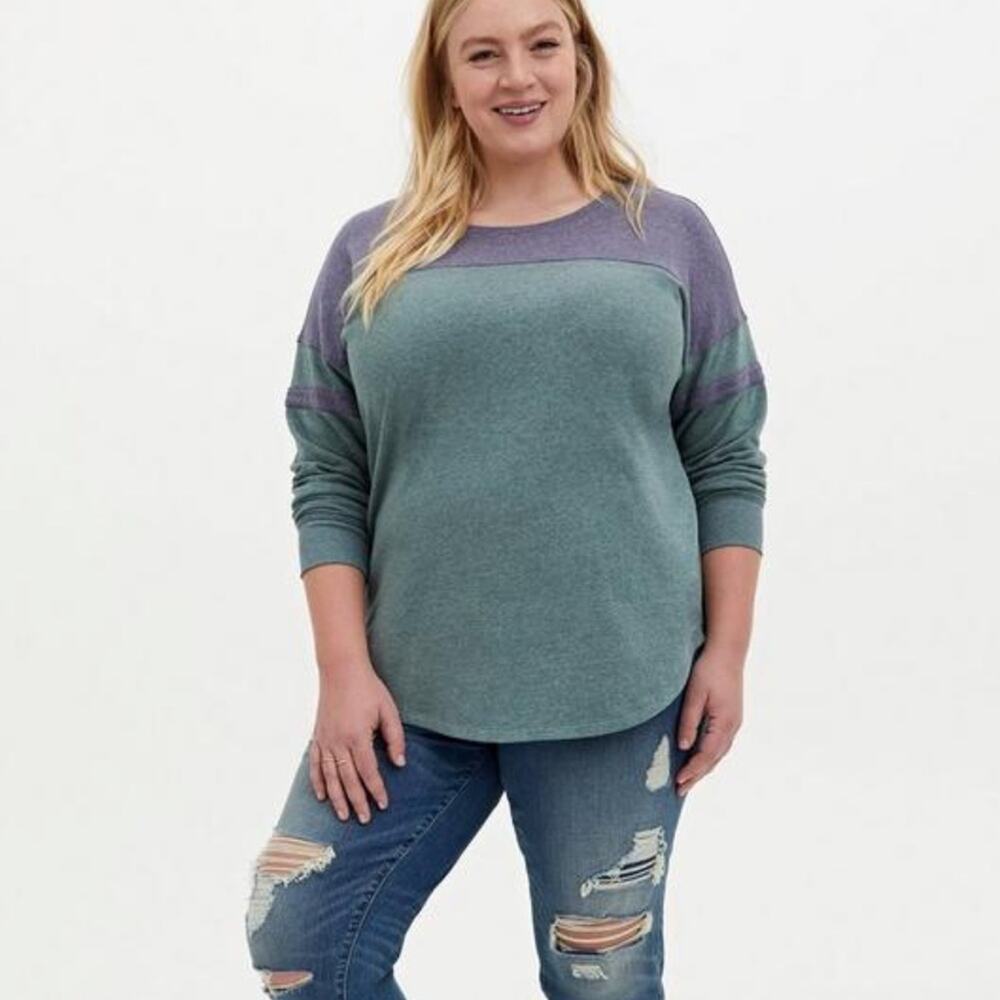 Torrid Relaxed Cozy Fleece Crew Neck Varsity Drop Shoulder Sweatshirt Size 3